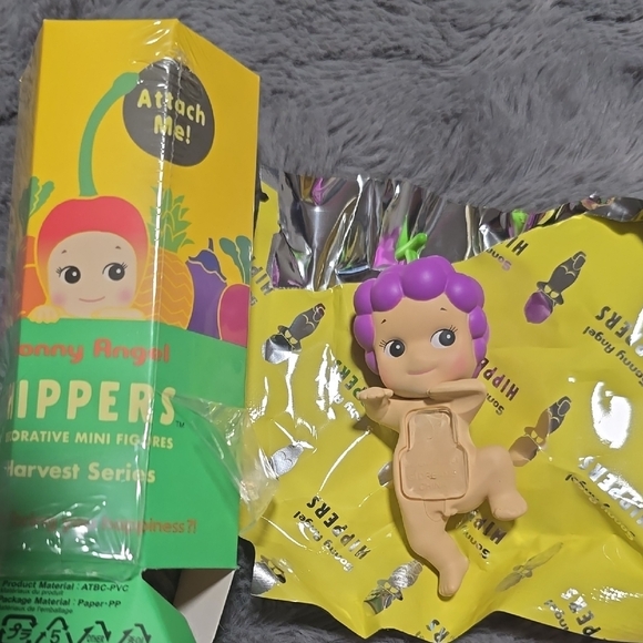 Sonny Angel Grape Hipper 100% Authentic - Picture 3 of 12